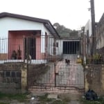 Casa à venda em São Lucas, Viamão - RS&lt;BR&gt;Casa à venda na Rua dos Coqueiros, São Lucas. Com 2 dormitórios, 1 banheiro. Área privativa de 52m² e área total de 66m². Localizada em um bairro tranqu