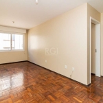 Apartamento localizado no bairro Vila Ipiranga, com 57m². Imóvel com 01 dormitório, sala, cozinha, banheiro, área de serviço, churrasqueira e pisos em parquet. Imóvel com posição solar privilegiada. C