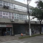 Ótimo investimento, compre já alugada!&lt;BR&gt;Ótima sala comercial no Teresópolis, no Cond. Plaza Mondrian, de frente, com 80m² privativos, reformada, e com banheiro. Iluminação natural com sol da m