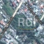 TERRENO de esquina com 480m2 (15x32m) em Guaiba&lt;BR&gt;&lt;BR&gt;Terreno arborizado de esquina com 480 m² em Guaiba, com benfeitorias (2 casas) necessitando de reforma em Rua calma e com boa vizinha