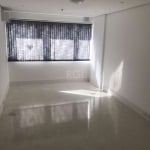 SALA COMERCIAL com 25m² privativos, com dois ambientes e box rotativo no Edifício ICON ASSIS BRASIL. Empreendimento composto por torres residenciais e comerciais, onde o  condomínio conta com toda com