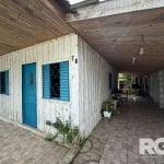 Casa à venda no bairro Lami | Casa com 2 dormitórios, sala, cozinha, banheiro, lavanderia e varanda. Venha conhecer! &lt;BR&gt;Obs: Não aceita financiamento bancário.