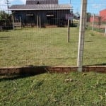 Terreno à venda localizado na Varzinha | Ótimo terreno plaino de esquina em condomínio fechado com galpão de aproximadamente 10x6. Estuda-se propostas, automóvel...&lt;BR&gt;Venha conhecer!