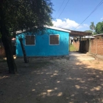 Casa para Compra na Zona Sul de POA/RS | Casa com 2 dormitórios, sala, cozinha e banheiro, com ótimo terreno de 400m², plaino e escriturado. Distante 60 metros da Estrada Otaviano José Pinto. Ônibus, 