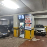 Vende  Garagem de estacionamento no centro de Porto Alegre, para 100 veículos, 2 pavimentos ,  2.400m², 1.200m² parte térrea, 1.200,00 m² mezanino, com duas entradas, podendo ser usado como depósito, 