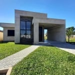 Casa nova na Praia  Paraiso . Casa com 2 quartos sendo uma suite , banheiro social , esquadrias em aluminio , abrigo para carro , porcelanato , laje de cobertura com platibanda , telhado embutido , ce