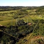 Ótimo sítio em Itapuã com 4,5 hectares, com árvores frutíferas, açude, casa estilo colonial com 3 dormitórios medindo 150m². Agende já sua visita e viva em meio a natureza!