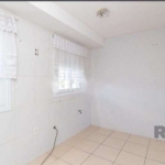 Ótimo apartamento de 2 dormitórios, sala, cozinha, área de serviços integrada e banheiro com box.&lt;BR&gt;Uma vaga de garagem individual, espera para aquecedor e gás central.&lt;BR&gt;Condomínio com 