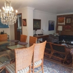 Belíssima casa com 3 suítes e mais escritório no andar superior, suíte master com sacadinha para o jardim central, e closet.&lt;BR&gt;Garagem para 4 carros, living para 3 ambientes, lareira, lavabo, c