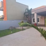 Casa 2 Dormitórios, 163,89 m2 de área construída , sendo 1 suíte , distribuida em  8 cômodos amplos, pé direito alto com garagem integrada , área gourmet, construída há 3 anos, estrutura reforçada pos