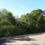 Terreno com 450mq, em condominio , lugar calmo e arborizado, pode ser adquirido sozinho ou com outros 04 terrenos podendo fazer até 2.250mq, lotes 07, 09, 10 e 11. Se você procura morar na cidade e te