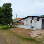 Casa com 4 dormitórios, sala, cozinha e 2 banheiros. Garagem coberta para 3 carros, pátio com churrasqueira coberta.&lt;BR&gt;Localizada próxima a Faculdade Urcamp.