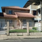 ÓTIMA CASA NO VALE DO SOL!!! Casa com 3 dormitórios , suíte,  sala estar e jantar, jardim de inverno, banheiro social, cozinha,  churrasqueira, área de serviço, garagem para até 4 carros, pátio na fre