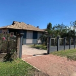 Sítio no condomínio GoufeII, em Águas Claras, Viamão.&lt;BR&gt;Sítio com terreno 551 m²,, com casa de alvenaria com cerca de 150 m², 03 dorm, sendo um suíte com closet, banheiro social, sala ampla, co