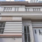 Casa com 207 m² privativos, com 3 dormitórios, 2 vagas de garagens, à venda no bairro Moinhos De Vento&lt;BR&gt;&lt;BR&gt;COMERCIAL OU RESIDENCIAL!&lt;BR&gt;&lt;BR&gt;Esta excelente casa oferece um li