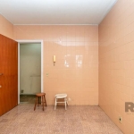 Apartamento de dois dormitórios para venda.&lt;BR&gt;Com peças espaçosas, cozinha , banheiro , sala, dois quartos, dependencia de  empregada, e área  de serviço. Precisa de reforma, ótimo  para invest