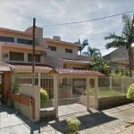 Para quem procura casa ampla, com piscina, espaço gourmet, sótão e vista para o guaíba...,&lt;BR&gt;&lt;BR&gt;ótima casa com 3 dormitórios, sendo 2 suíte master com sacada e 1 suíte americana, living 