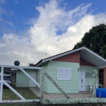 CASA em excelente estado em Arroio Teixeira a 5 quadras do mar   , cercada  , com 4 dormitorios , sala ampla , banho social  + auxiliar , cozinha + area de serviços , pátio  , churrasqueira , deposito