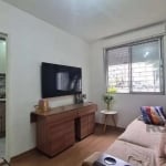 Apartamento de 02 dormitórios, no bairro Jardim Itu. Possui living para dois ambientes com Split, cozinha com balcão de pia, armários sob medida e cooktop, área de serviço integrada, um banheiro socia