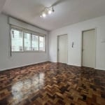 Oportunidade de investimento! Apartamento JK à venda no Edifício Santarém, localizado na Rua Professor Pontes de Miranda, no bairro Jardim Leopoldina em Porto Alegre. JK banheiro social, cozinha, vaga