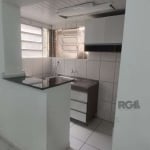 Descubra este encantador apartamento à venda no empreendimento Goldwan, localizado na Avenida Florianópolis, no bairro Azenha, em Porto Alegre. O imóvel possui armário embutido, além de segurança com 