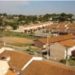 Excelente casa em condomínio com 4 dormitórios com suite, banheiro social, sala  para dois ambientes, sala de jantar, cozinha, lavanderia, 2 vagas de garagem na frente da casa. Condomínio com portaria