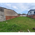 O terreno de 330 m² localizado no Bairro Fátima apresenta as seguintes características: Área total: 330 m² Dimensões: 10 metros de frente e 33 metros de fundo. Formato: Retangular, com a largura de 10