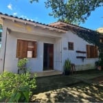 Bem-vindo ao seu novo lar no coração do encantador bairro Jardim Algarve, em Alvorada, Rio Grande do Sul. Esta charmosa casa de propriedade privada está à venda por um preço acessível, oferecendo uma 