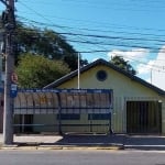 Oportunidade imperdível para investidores e empresários! Casa Comercial à venda no coração do Centro de Viamão, Rio Grande do Sul. Com localização estratégica na Rua Bento Gonçalves, essa propriedade 