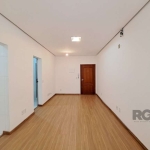 Vendo excelente apto JK, TODO REFORMADO, cozinha, banheiro, área de serviço, garden &lt;BR&gt;Na melhor localização do bairro São João, próximo ao comércio local, ponto de ônibus, farmácias, e rápido 