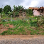 Ótimo terreno localizado na Bella Portugal com uma bela vista, com área total de 351,34m², sendo suas medidas 14m de frente e de fundo , lado esquerdo 24,98m e lado direito 25,21m.&lt;BR&gt;&lt;BR&gt;