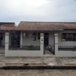 Um excelente imóvel localizado no bairro Várzea, há poucos minutos do centro, próximo a escolas, farmácia, mercados, padaria.  &lt;BR&gt;.&lt;BR&gt;São duas casas em perfeito estado de conservação, se