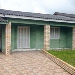 Casa de madeira localizada no bairro Parque Real, com 01 dormitório, 01 banheiro, 01 peça com banheira de hidromassagem, sala e cozinha. &lt;BR&gt;Possuí também poço artesiano e canil separado.