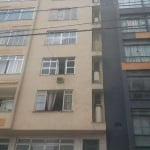 Ótimo apartamento JK com 16m² no Centro Histórico em Porto Alegre, próximo a avenida Alberto Bins e a Voluntários da Pátria. Ótimo apartamento com Dormitório/living, cozinha e banheiro social. Condomí