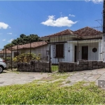 Terreno à Venda com área total de 528m² na Rua Guilherme Alves, 1732, Bairro Partenon. Oportunidade para incorporadoras interessadas em construção de prédio residencial! Localização Estratégica: Terre