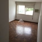 Apartamento de 1 dormitório, sala, cozinha e área de serviço separada, bem iluminado com somente um lance de escada. Prédio pequeno de 2 pavimentos, sendo 5 unidades por andar, com interfone e sem ele