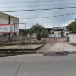 Vende terreno em ótima localização medindo 10x30 somando mais de 300m². Próximo a todos os recursos públicos e privados do bairro, ônibus na frente do terreno. 1 metro de altura do nível da rua, e pro