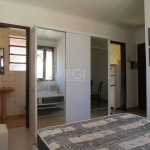 Apartamento JK grande transformado em 1 Dormitório, mobiliado para duas pessoas. Fácil acesso a PUC, Unisinos Porto Alegre, centro da Capital, 10 minutos a pé do shopping Iguatemi e Bourbon Shopping. 