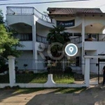 Casa estilo Sobrado, no bairro Jardim do Lago em Canoas com 3 (três) pavimentos.&lt;BR&gt;&lt;BR&gt;Composta por 6 (seis) dormitórios sendo 2 (duas) suítes máster (banheiro de hidro e closet), 1 (uma)