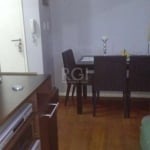 Apartamento  de 1 dormitório, living 2 ambientes e área de serviço separada. Localizado próximo a Av Campos Velho, com transporte coletivo perto, acesso a perimetral, escolas, faculdades, comércio em 