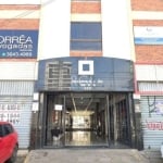 Excelente sala comercial com  30mts², localizado no centro de Gravataí em Galeria com grande passagem de pedestres e avenida com fluxo intenso de carros, sala com porta blindada, podendo ser  unificad