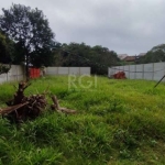 Terreno no bairro Guarujá, todo murado, plano medindo 12.50x30,35,  otima localização, a poucas quadras da orla. Terreno tem vantagem em ter uma sobra de terras ao lado que pode ter um aproveitamento 