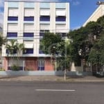 Apartamento semimobiliado com  2 dormitórios, no bairro Praia de Belas, em Porto Alegre/RS. Living para 2 ambientes, banheiro social, cozinha, área de serviço. Prédio com salão de festas, churrasqueir