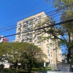 Excelente apartamento, localizado na Rua Costa bem próximo ao Hospital Mãe de Deus, portas de entradas independentes para sala e para cozinha, apartamento de 91 m² de área privativa com peças bem ampl