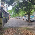 TERRENO  419M² A VENDA NO BAIRRO PETROPOLIS - POA RS      &lt;BR&gt;   &lt;BR&gt;&lt;BR&gt;Terreno  medindo 6,60 de frente por 63.50 da frente ao fundo , gradeado  em rua pavimentada  próximo de princ