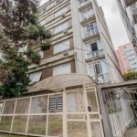 Semi mobiliado : Térreo, espaçoso apartamento tipo casa suspensa com 85.65 m2 privativos. Próximo ao Parque Farroupilha e todos os recursos do bairro. 3 Dormitórios (1 suite/closet), banho social, liv