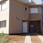 Ótimo sobrado no Cond. Verdes Campos, NOVO, com 111m² construídos, de 2 pavimentos, de 3 dormitórios e 2 vagas. Possui no andar térreo: living amplo para 2 ambientes com piso porcelanato e rebaixe em 