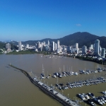 Apartamento para venda possui 165 metros quadrados com 3 Suites  Vista mar Centro - Itajaí - SC