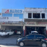 Dois galpões no Centro