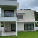 Casa Alto Padrão 230 m² em Condomínio Fechado com 3 Suítes Canasvieiras Florianópolis Brasil